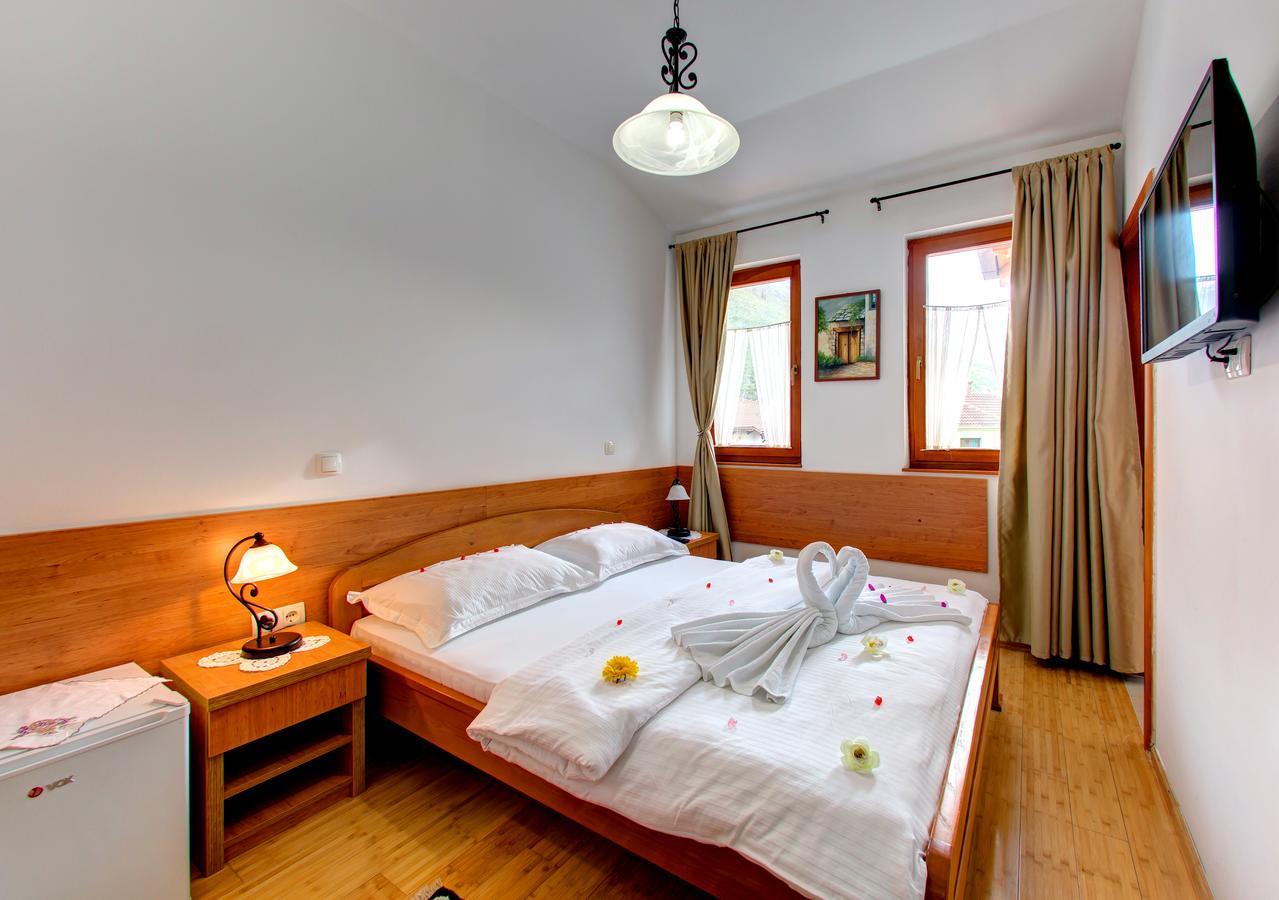 Hotel Almira Mostar Buitenkant foto